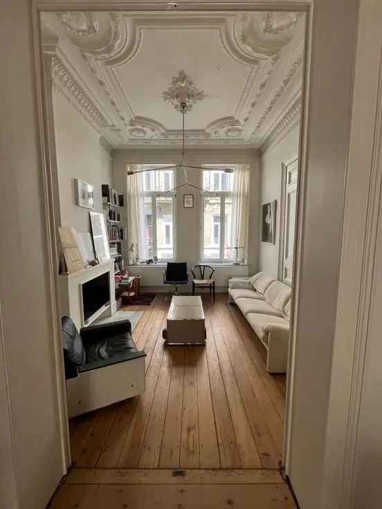 Duplex Appartement te Koop Nabij Hotel des Monnaies