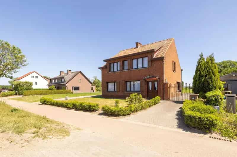Ruime vrijstaande woning met 5 slaapkamers te Geel