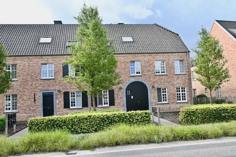 Appartement te koop 2 slaapkamers  terras  autostaanplaats