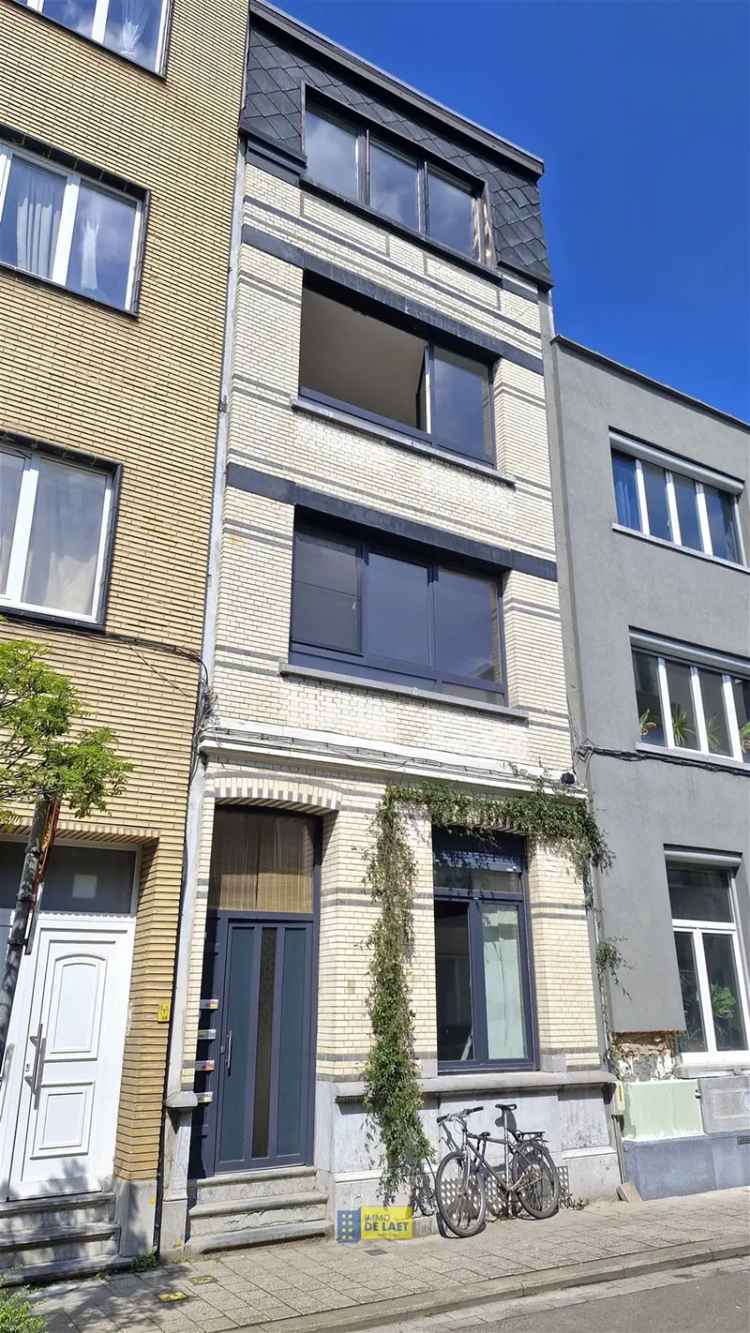 Gerenoveerd Appartement te Huur met Buitenruimte