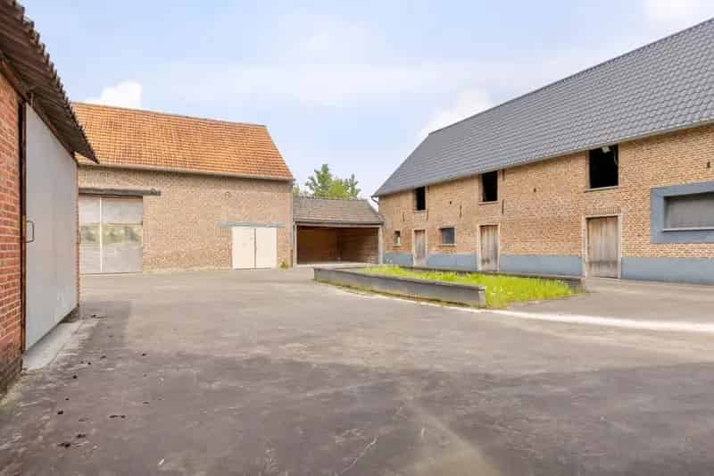 Landgoed te renoveren 40a nabij centrum