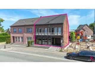 Handelspand As - Instapklaar met Appartement en Garage