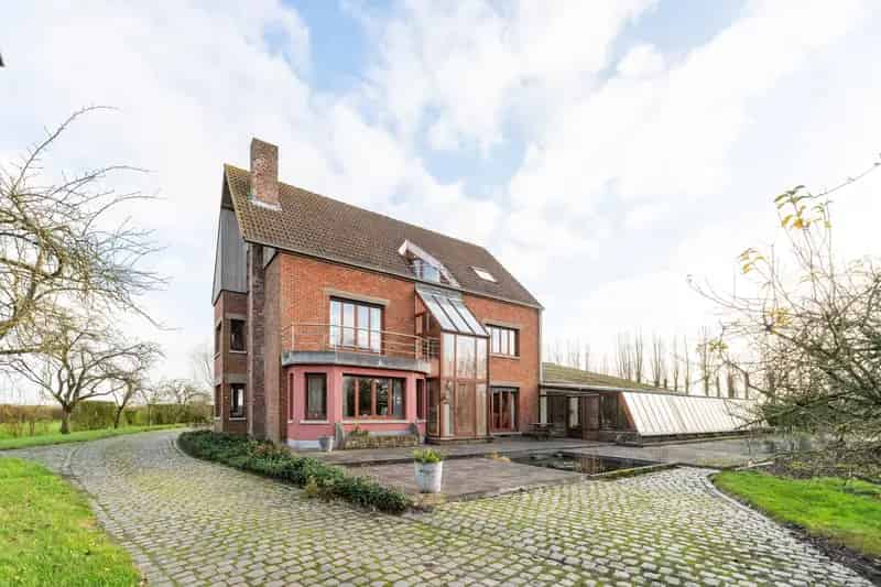 Prachtig Gelegen Landhuis Volledige Aanbod