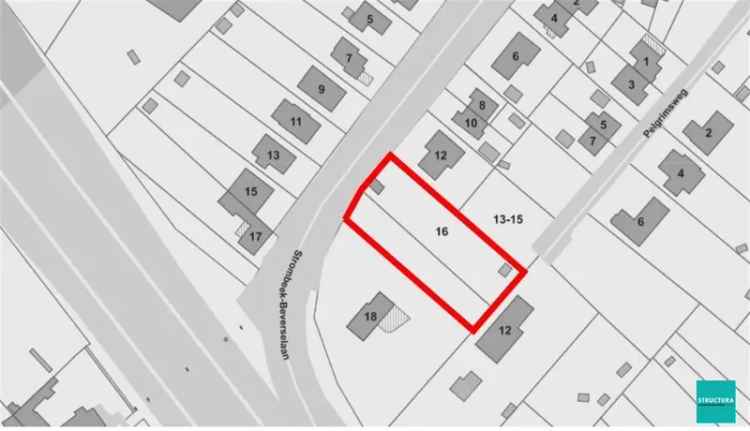 Structura biedt aan: grond van 24a06ca bestemd voor groepswoningbouw