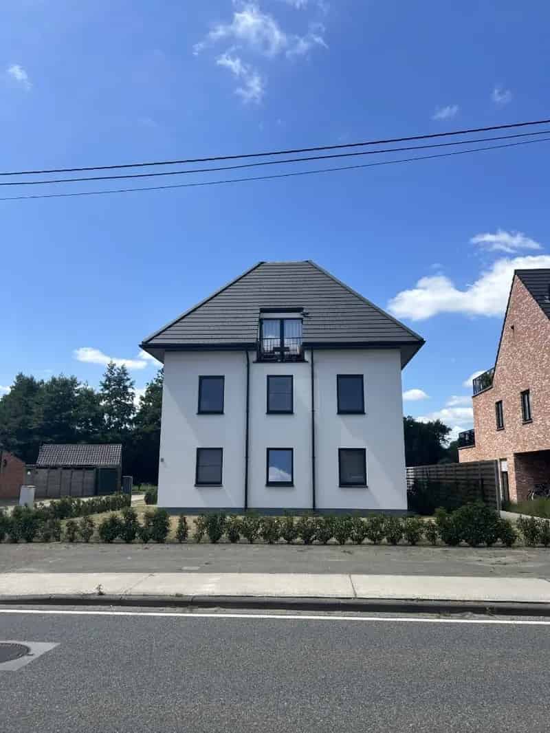 Appartement te koop: 2 slaapkamers, 75m², moderne keuken, autostaanplaats
