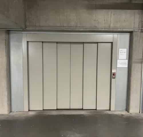 Garagebox Middelkerke - Ruime Garage te Huur