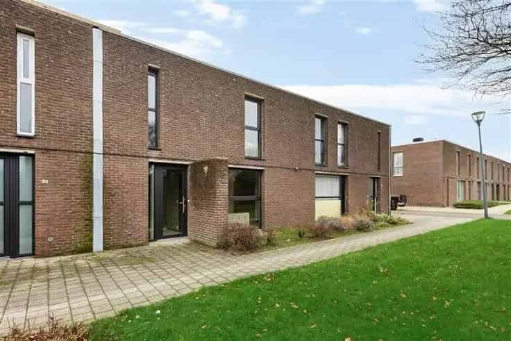 Huis Te Koop Turnhout: 3 Slaapkamers, Garage, Renovatiepotentieel