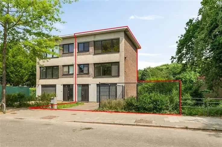 Te Koop Bel-etage 3 Slaapkamers Tuin Garage