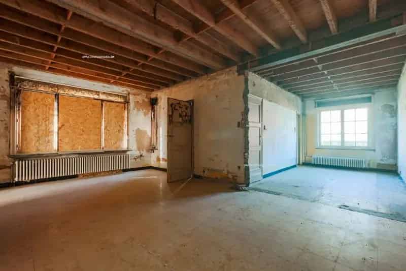 Kuurne: Ruime gezinswoning 7 slaapkamers te renoveren