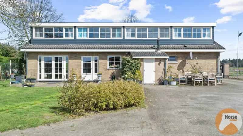 Huis te koop Ravels: Instapklare woning met loods en stallen