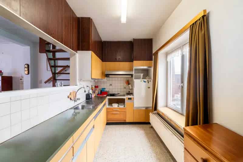 Huis te koop Mortsel: 2 slaapkamers, te renoveren