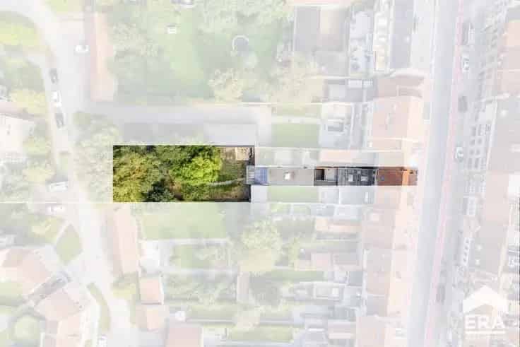 Huis Te Koop Sint-Kruis: Handelswoning met Grote Tuin