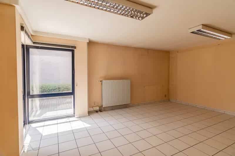Gelijkvloers pand 222m² te Aalst Kantoren Appartement Parkeerplaatsen