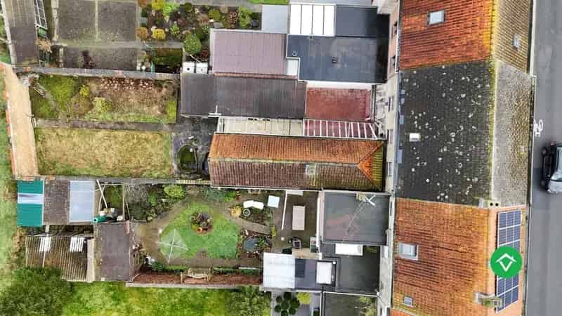 Riante woning met handelsruimte te Esen