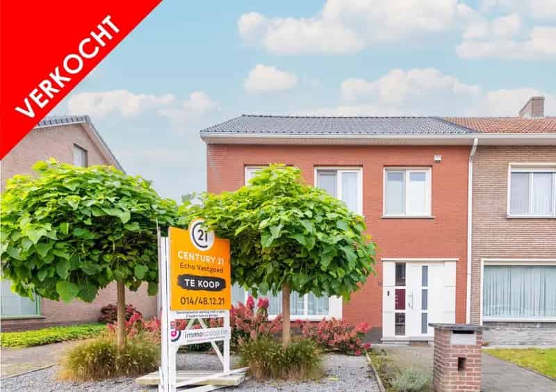 Ruime Hoekwoning met Tuin en Garage
