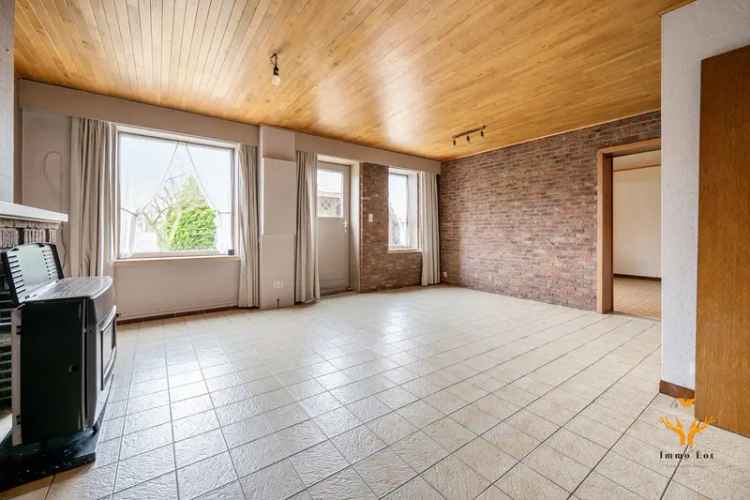 Te renoveren woning met tuin in rustige buurt