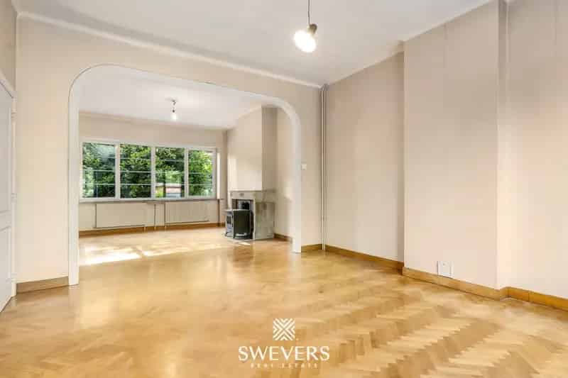 Royale woning zes slaapkamers Heusden Zolder