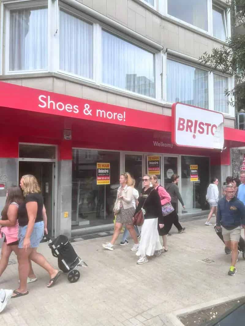 Commercieel gelijkvloers te huur – toplocatie in hartje De Panne