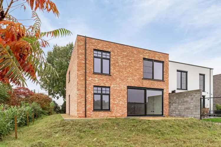 Huur huis in Binkom met moderne afwerking en ruime tuin