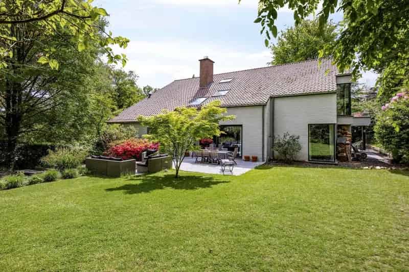 Gerenoveerde Villa in Residentieel Wijk