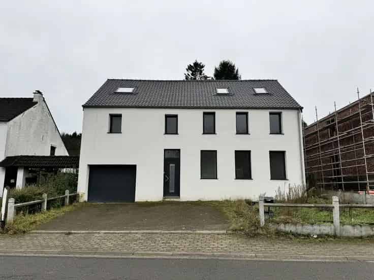 Landelijke woning te koop 6 slaapkamers gerenoveerd 260m2