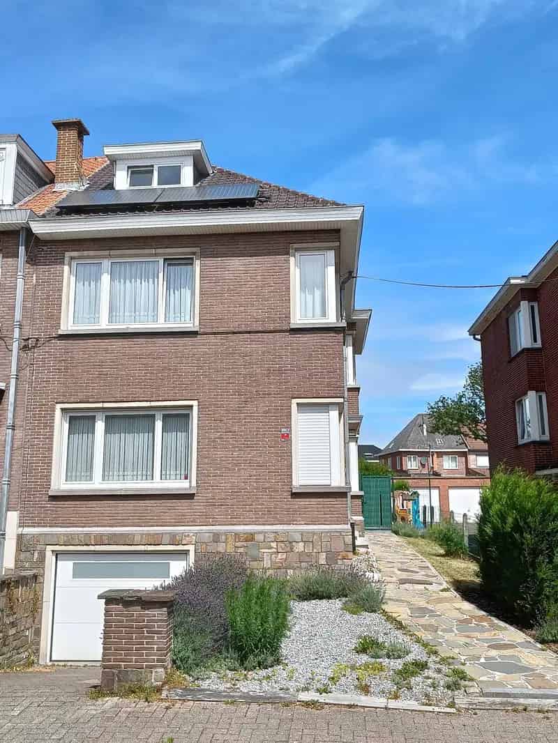Driegevelwoning 4 slaapkamers Sint-Pieters-Leeuw