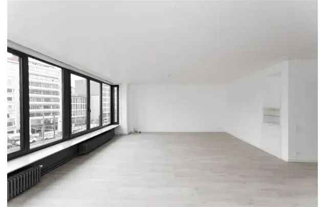 Huur 3 slaapkamer appartement van 200 m² in Antwerp