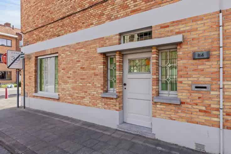 Huis Te Koop Assebroek: 186m² met Koer en Garage