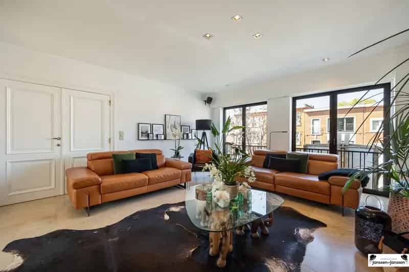 Ruime woning met polyvalente ruimte te Deurne
