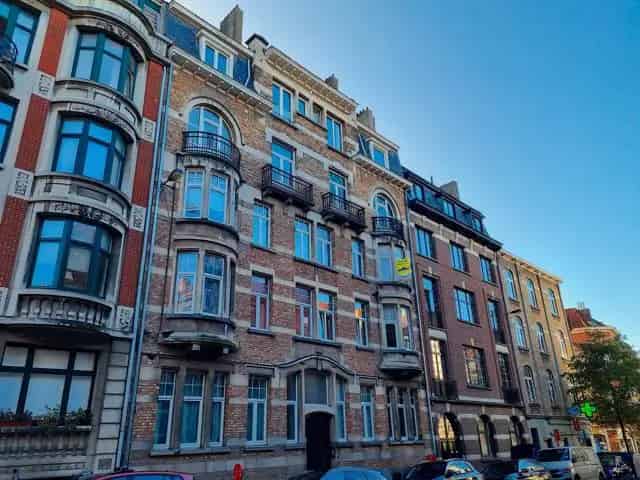 Appartement te Schaerbeek 2 slaapkamers 81m2