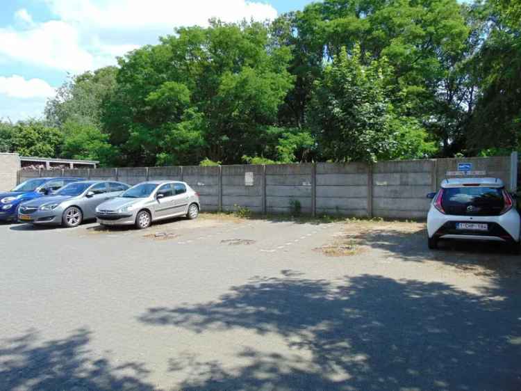 Parkeerplaatsen met beugel te koop in België