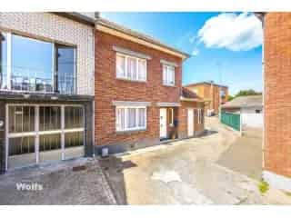 Huis te koop Val Meer Grote Tuin Garage Modernisatieproject