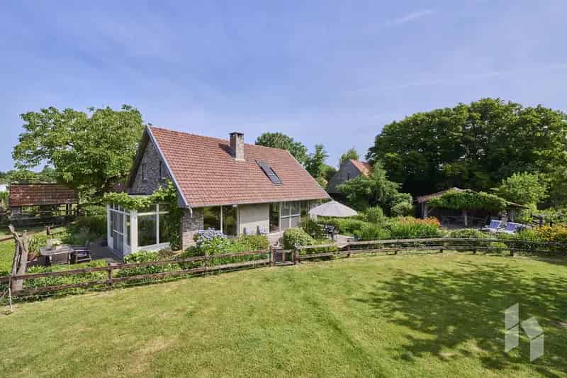 Huis te koop: Unieke hoevewoning met stallen en loods