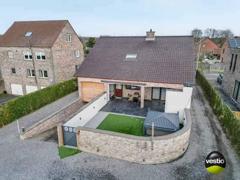 Ruime woning met garage te Opoeteren