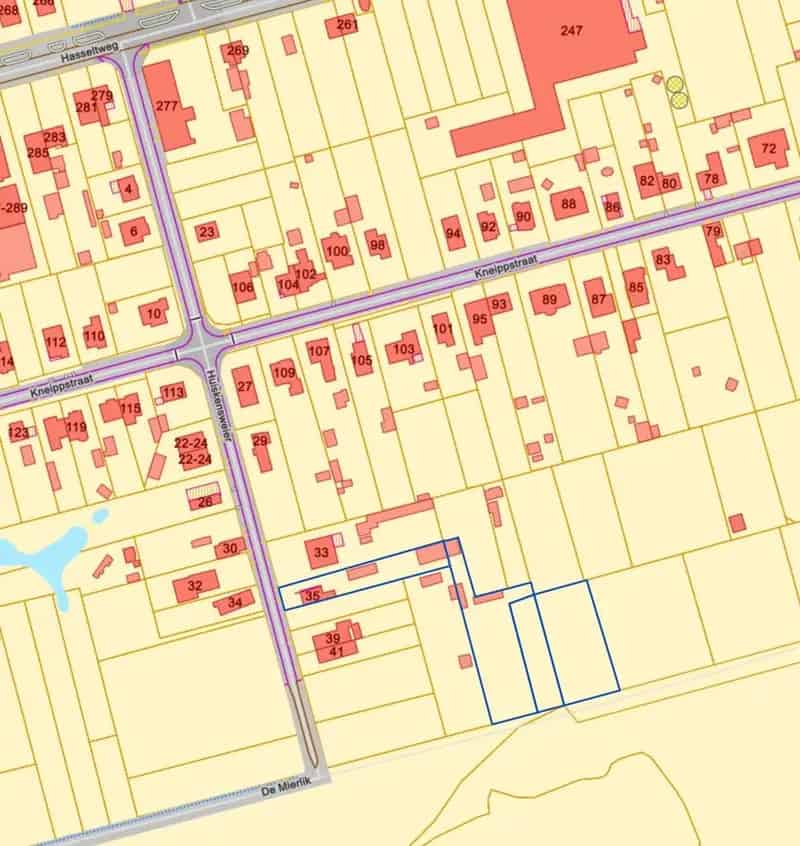 Ruime woning Genk met magazijn kantoor garage en 3 slaapkamers