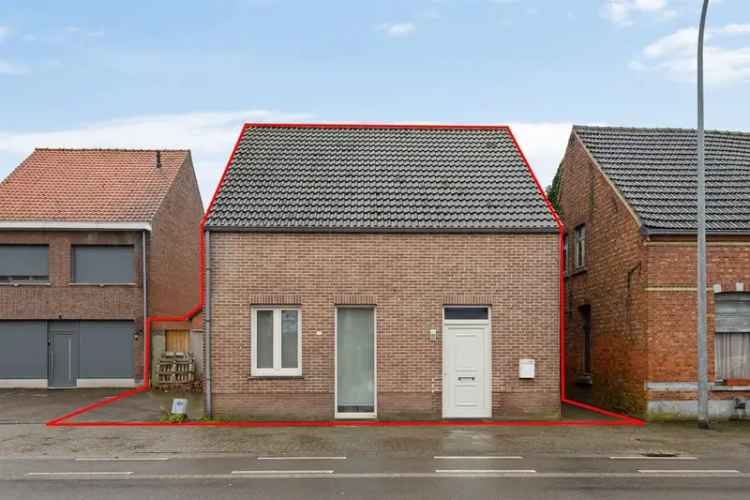 Vrijstaande woning met 3 slaapkamers en 2 badkamers.