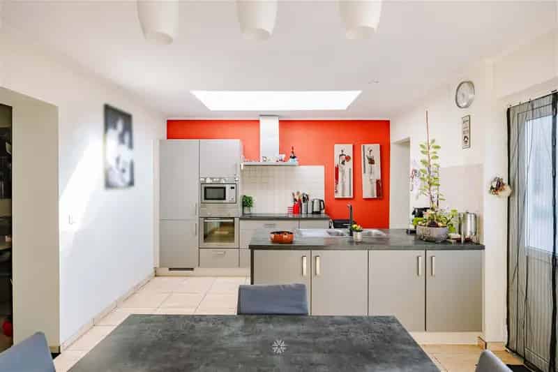 Huis te huur Merelbeke-Melle: 3 slaapkamers, garage, westgerichte tuin