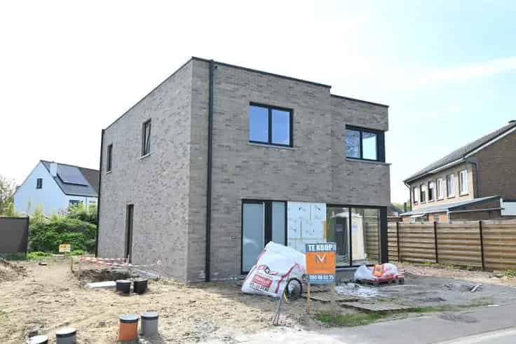Ruime Nieuwbouwwoning met 4 Slaapkamers te Koop