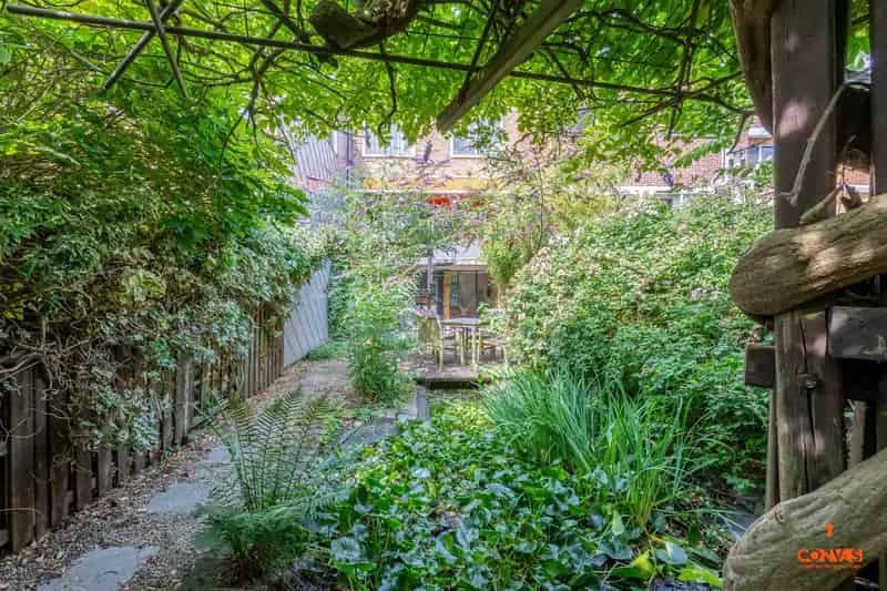 Huis te huur Gent: Bel-etage woning jaren 60 te renoveren