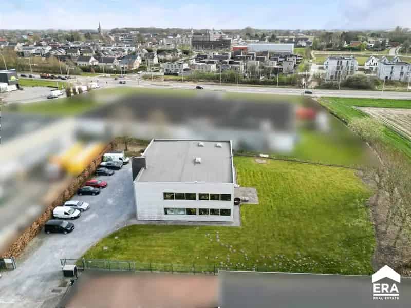 705m² Bedrijfsgebouw te Huur