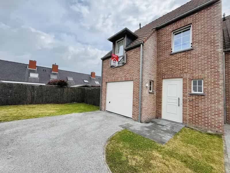 Woning te huur Ledegem: Rustig gelegen met garage en tuin