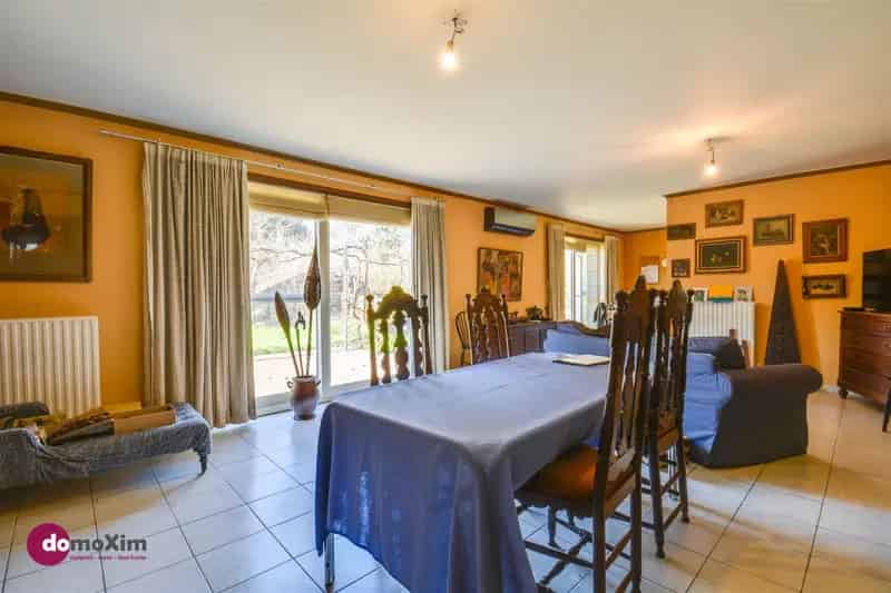 Charmante 3 Slaapkamer Bungalow Bonheiden