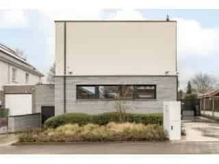 Luxueuze Villa te Wommelgem met Zwembad en 6 slaapkamers