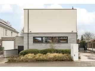 Luxueuze Villa te Wommelgem met Zwembad en 6 slaapkamers