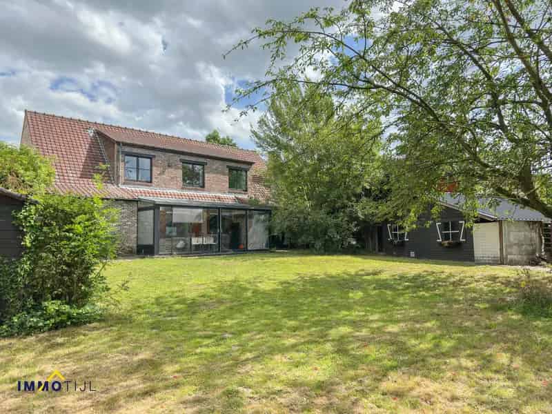 Ruime Villa te huur in Meerbeke 4 slaapkamers grote tuin