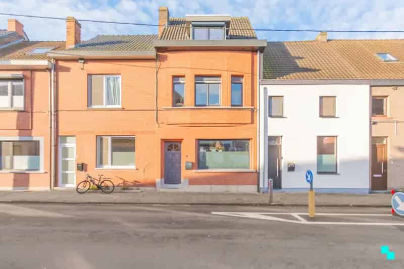 Gererenoveerde woning met tuin te koop in Merelbeke Flora
