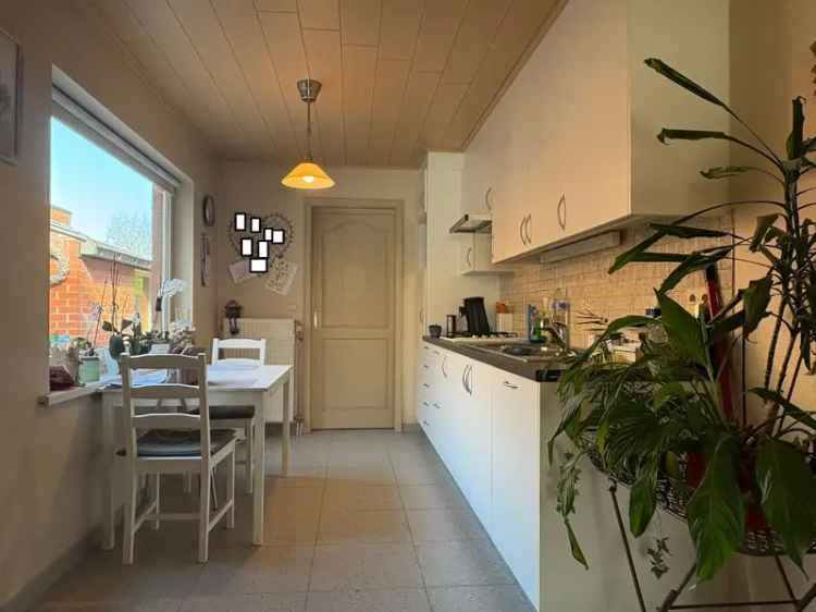 Gezellige woning 4 slaapkamers prachtige tuin