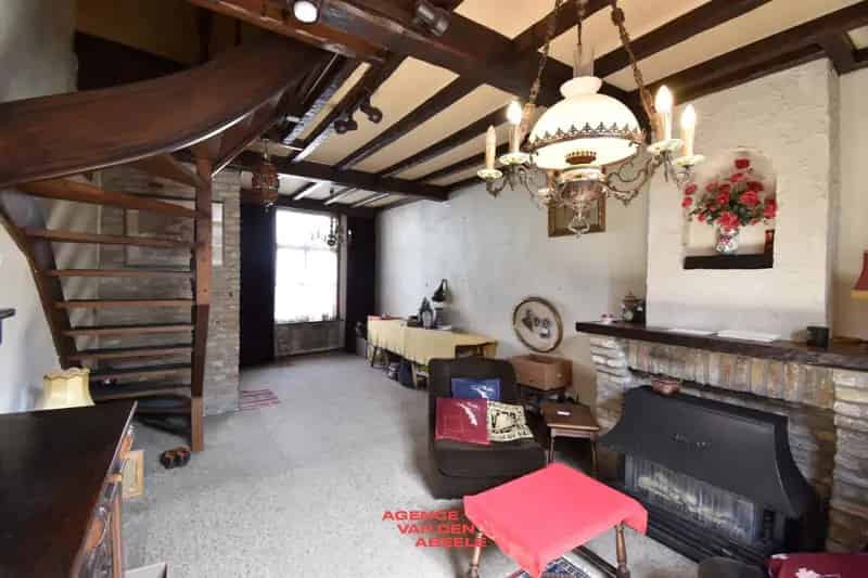 Te renoveren Brugse rijwoning met ruime tuin