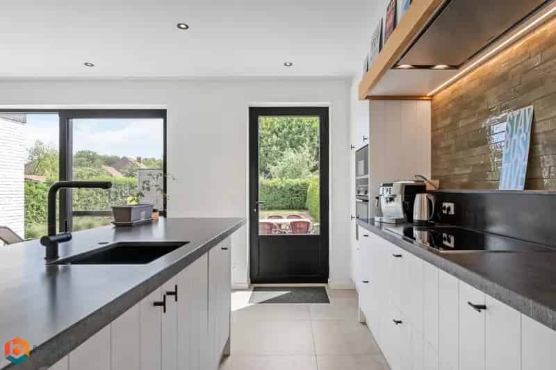 Instapklare woning 5 slaapkamers tuin Itegem