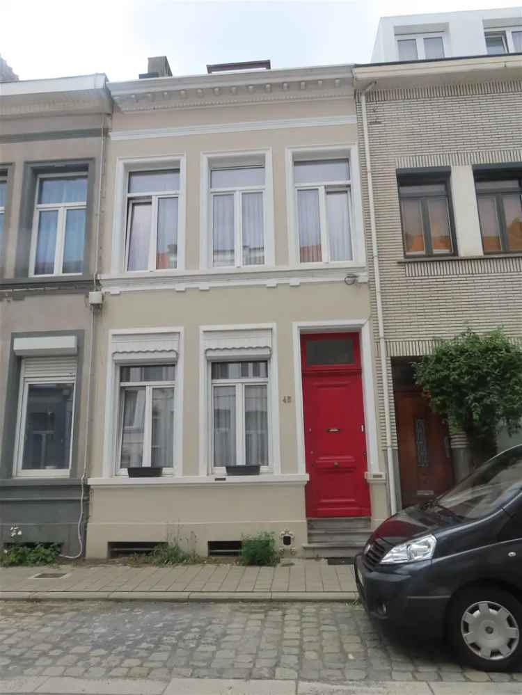 Te koop woning met 4 slaapkamers en tuintje in hartje Antwerpen